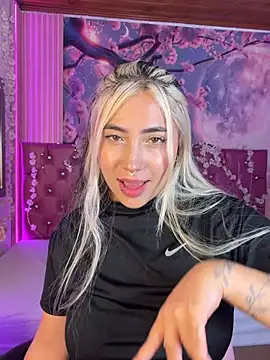 ManuelaVeeleez online show from July 2, 2026, 4:51 am