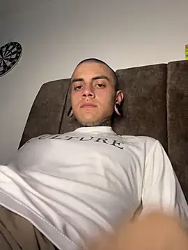  valentinooo online show from March 20, 2026, 4:06 am