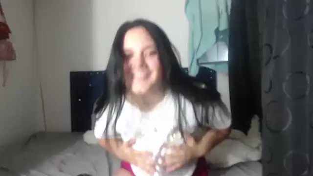 Snapshot of Mia_latinhot chatting on March 10, 2026, 1:32 am Mia latinhot online show from March 10, 2026, 1:32 am