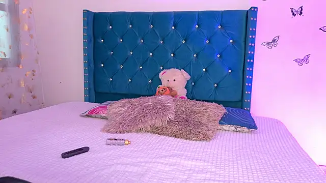  Scarlett-1  online show from March 6, 2026, 12:45 pm