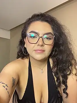 AlmaraRouge online show from July 15, 2026, 8:25 pm