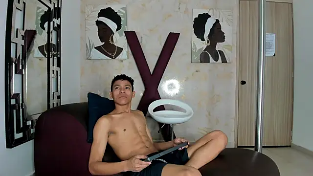 SKINNY BOYXXX online show from April 24, 2026, 7:22 am