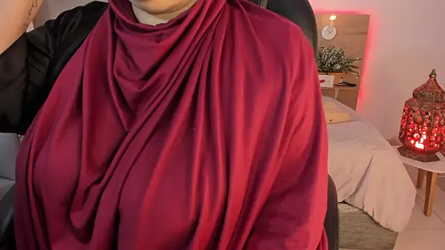 Snapshot of _Azahaaraa_ chatting on May 12, 2026, 3:36 am Azahaaraa online show from May 12, 2026, 3:36 am