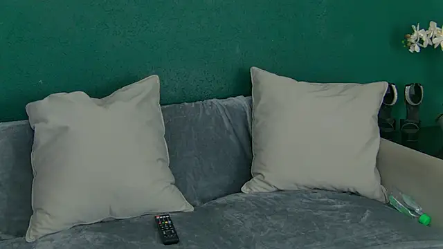 Snapshot of SkinnyNatty chatting on June 2, 2026, 3:52 am SkinnyNatty online show from June 2, 2026, 3:52 am