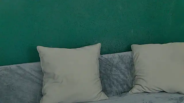 Snapshot of SkinnyNatty chatting on June 7, 2026, 3:43 am SkinnyNatty online show from June 7, 2026, 3:43 am