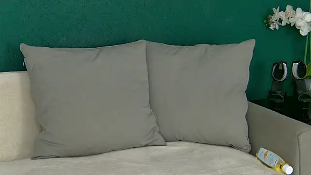 SkinnyNatty online show from July 29, 2026, 3:48 am