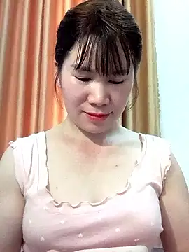 Snapshot of Bondgirl_9 chatting on May 16, 2026, 6:54 am Bondgirl 9 online show from May 16, 2026, 6:54 am