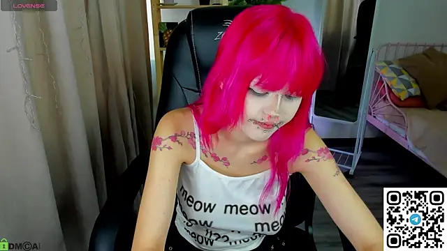 Snapshot of Necucuby chatting on August 1, 2026, 12:32 am Necucuby online show from August 1, 2026, 12:32 am