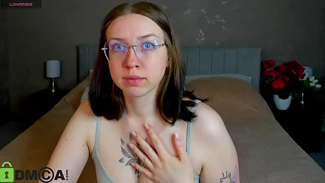 maxinemouse online show from March 25, 2026, 4:07 am