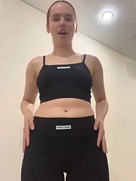 Snapshot of pinkpeachx chatting on March 6, 2026, 12:01 pm pinkpeachx online show from March 6, 2026, 12:01 pm