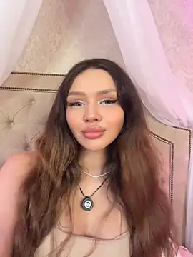 MelanieSutton online show from July 7, 2026, 5:54 am