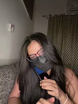Snapshot of nikki_catz chatting on May 9, 2026, 4:23 pm nikki catz online show from May 9, 2026, 4:23 pm
