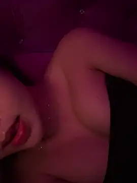 hot-cumplay online show from May 4, 2026, 4:30 am