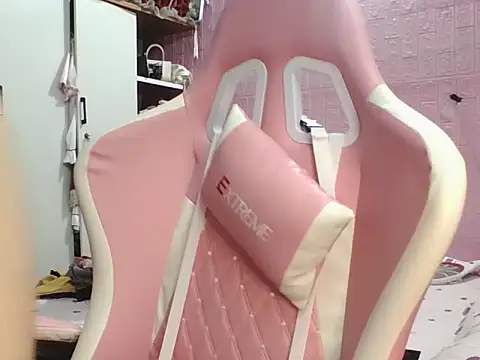 hot-cumplay online show from July 21, 2026, 4:48 am