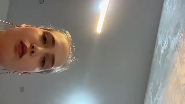 Angela Rosssee online show from March 11, 2026, 2:12 pm