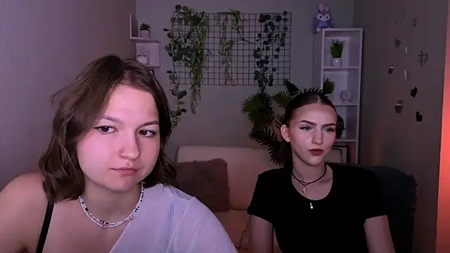 Snapshot of liana_best chatting on June 25, 2026, 9:47 am liana best online show from June 25, 2026, 9:47 am