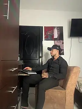 Snapshot of Kenny_romano chatting on May 25, 2026, 1:50 pm Kenny romano online show from May 25, 2026, 1:50 pm