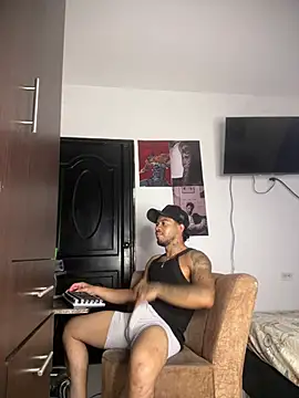 Snapshot of Kenny_romano chatting on July 13, 2026, 4:32 pm Kenny romano online show from July 13, 2026, 4:32 pm