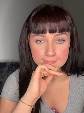 SweetJules18 online show from March 5, 2026, 6:59 pm