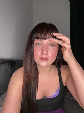 SweetJules18 online show from March 9, 2026, 7:07 pm