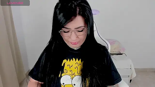 heeyy kitty online show from April 6, 2026, 1:56 pm