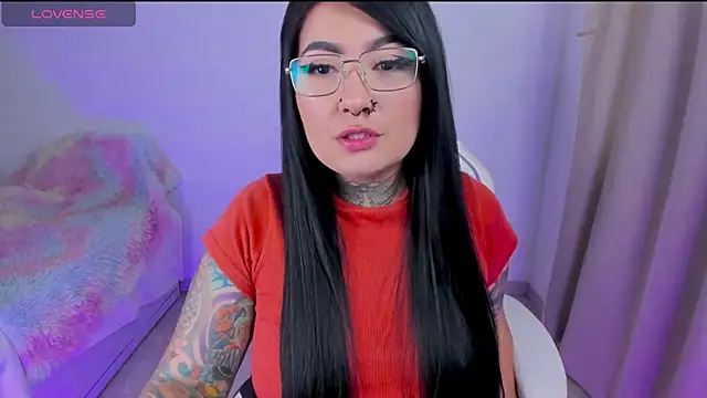 heeyy kitty online show from May 15, 2026, 6:04 pm