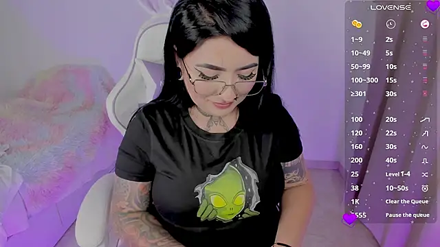 heeyy kitty online show from May 16, 2026, 9:13 pm