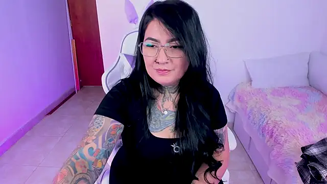 heeyy kitty online show from July 14, 2026, 10:04 pm