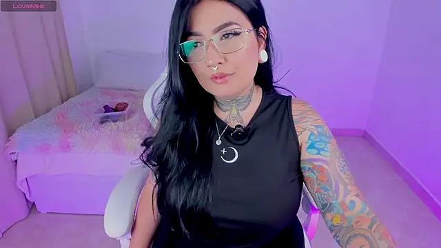 heeyy kitty online show from August 1, 2026, 5:56 pm
