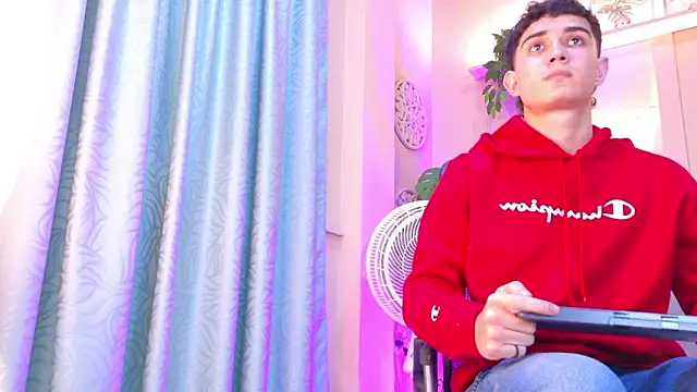 max vasquez  online show from March 10, 2026, 7:30 pm