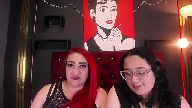 Snapshot of Sarah__Moonx chatting on June 12, 2026, 5:34 pm Sarah Moonx online show from June 12, 2026, 5:34 pm