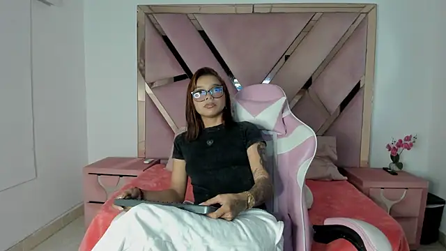 Angell cherryht online show from June 26, 2026, 8:46 pm
