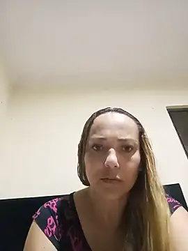 Snapshot of KahiaSmith chatting on July 4, 2026, 2:40 am KahiaSmith online show from July 4, 2026, 2:40 am