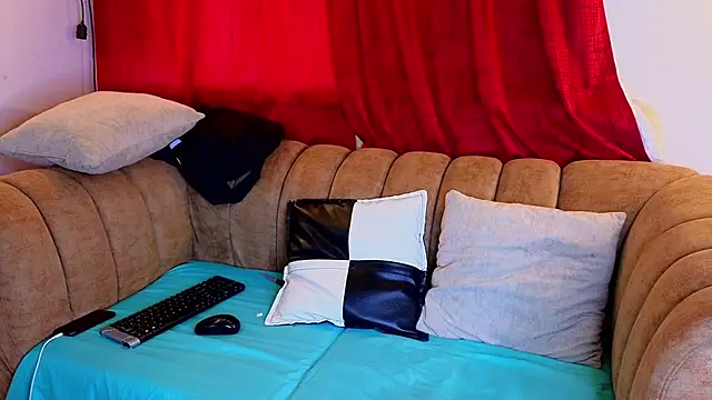 ahnaysexx online show from April 25, 2026, 7:22 pm