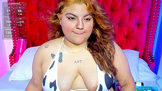 Snapshot of SunnyHoney_ chatting on June 5, 2026, 12:22 pm SunnyHoney online show from June 5, 2026, 12:22 pm
