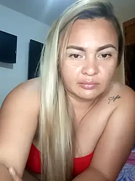 lucy estrr online show from March 18, 2026, 10:13 pm