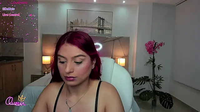 Raven-reyess online show from April 23, 2026, 9:06 pm