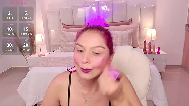 Raven-reyess online show from May 2, 2026, 9:53 pm