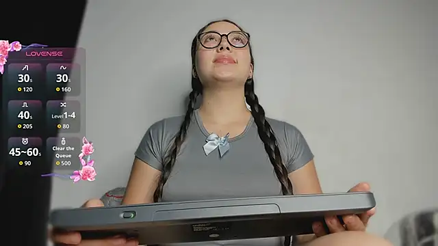 Pamelaa moon online show from March 15, 2026, 12:22 pm