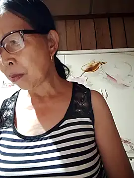 Snapshot of Sky-rain98 chatting on May 27, 2026, 2:14 pm Sky-rain98 online show from May 27, 2026, 2:14 pm