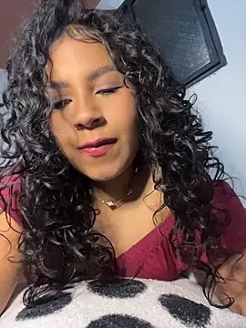 AmeliaAndersson online show from May 13, 2026, 7:28 am