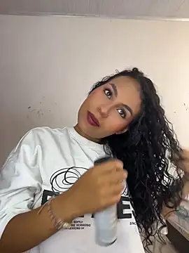 AmeliaAndersson online show from July 9, 2026, 2:43 pm