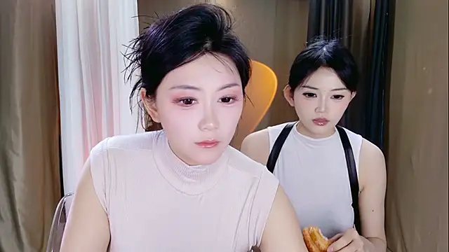 Snapshot of Banana-Milk69 chatting on May 18, 2026, 1:13 am Banana-Milk69 online show from May 18, 2026, 1:13 am
