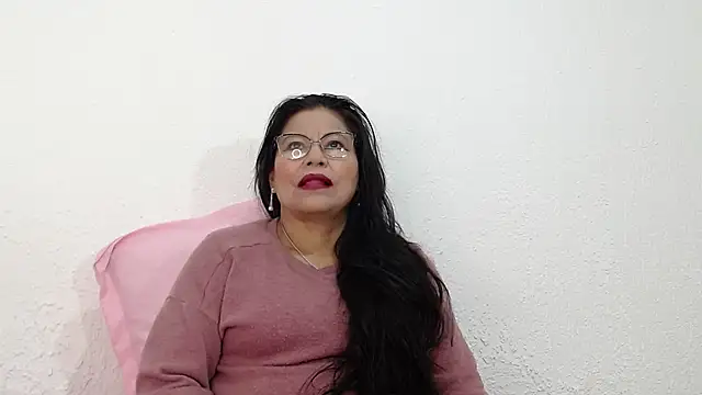 sexxylatinx1 online show from April 25, 2026, 3:42 pm