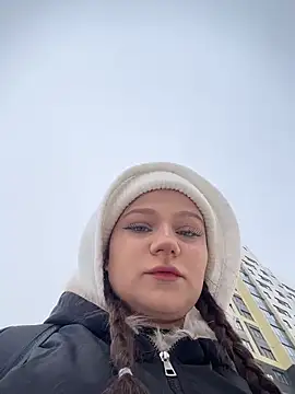 MaryLola online show from March 27, 2026, 10:15 am