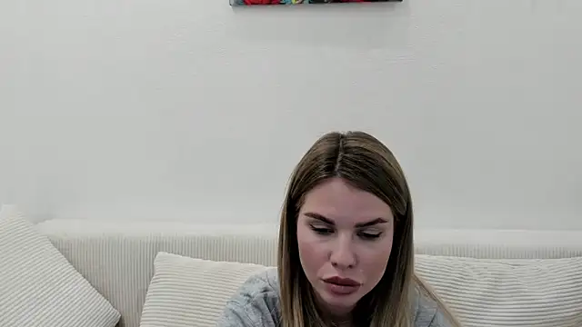 MollyCem online show from March 15, 2026, 4:57 pm