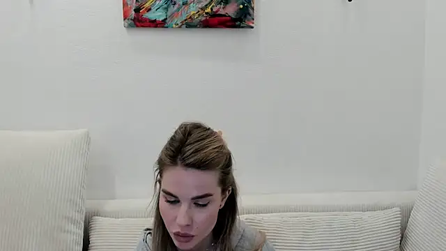 MollyCem online show from March 27, 2026, 5:56 pm