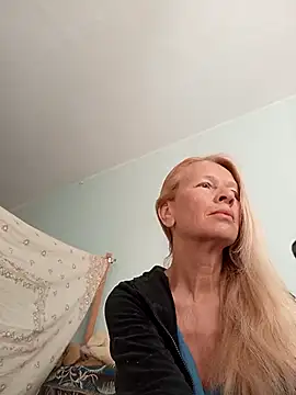 Snapshot of ViktoriaSexi1 chatting on May 6, 2026, 4:41 am ViktoriaSexi1 online show from May 6, 2026, 4:41 am