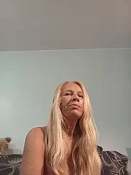 Snapshot of ViktoriaSexi1 chatting on May 27, 2026, 8:50 pm ViktoriaSexi1 online show from May 27, 2026, 8:50 pm