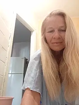 Snapshot of ViktoriaSexi1 chatting on June 17, 2026, 5:10 am ViktoriaSexi1 online show from June 17, 2026, 5:10 am